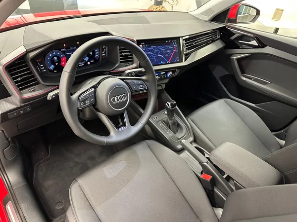 Audi A1 Sportback advanced 25 TFSI 95 CH / 70kW S tronic - Photo 3