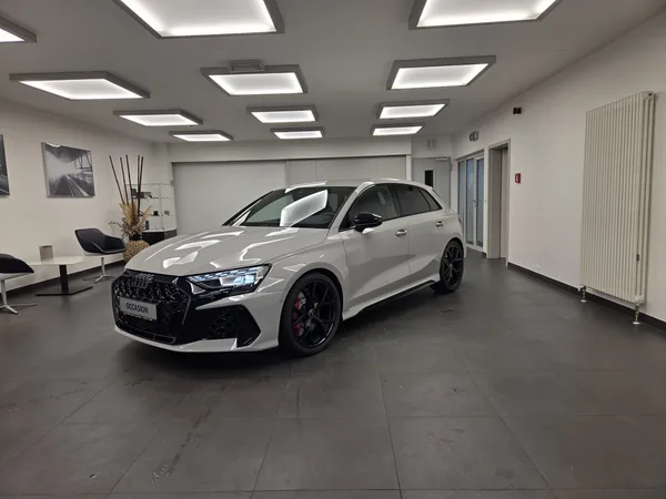 Audi RS3 Sportback 2.5 TFSI quattro 400 CH / 294 kW S tronic - Photo 1