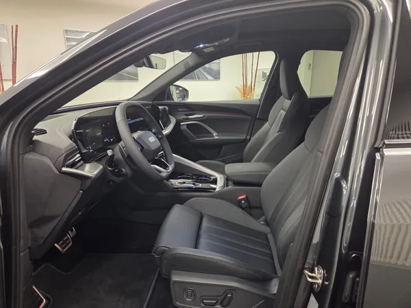 Audi Q5 Sportback S Line 204 CV / 150 KW TFSI quattro S tronic - Photo 2