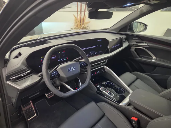 Audi Q5 Sportback S Line 204 CV / 150 KW TFSI quattro S tronic - Photo 3