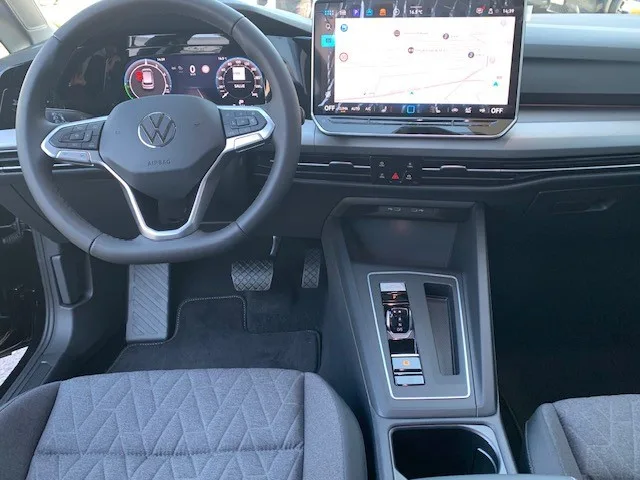 Volkswagen Golf LIFE 1.5 eHYBRID 150CV DSG6 - Photo 1