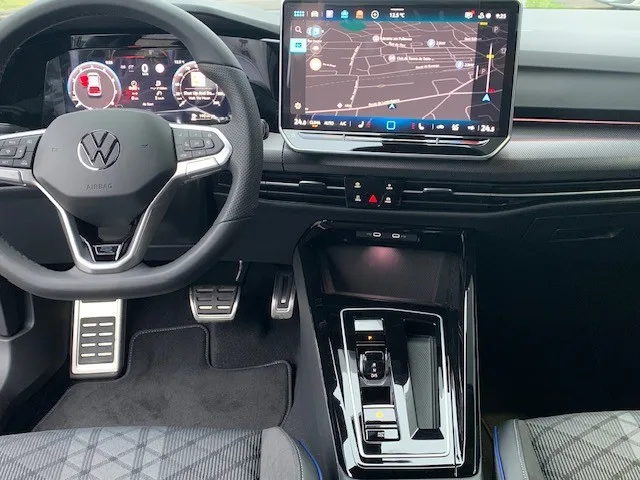 Volkswagen Golf R-LINE BLACK STYLE 1.5eTSI 150CV DSG7 - Photo 1