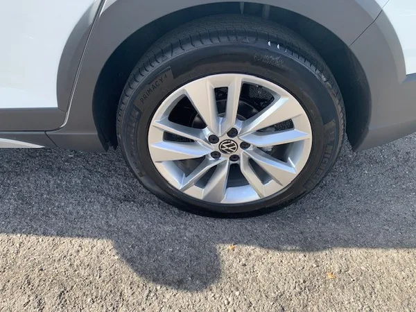 Volkswagen Taigo LIFE 1.0TSI 116CV DSG7 - Photo 3