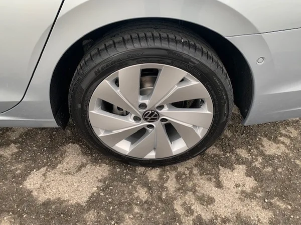 Volkswagen Golf Variant LIFE 1.5eTSI 150CV DSG7 - Photo 3