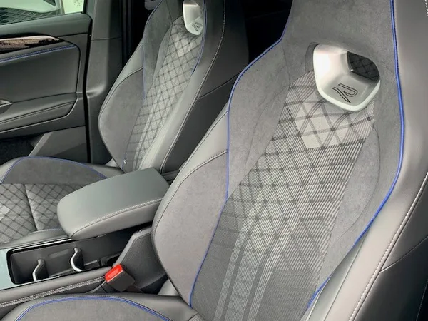 Volkswagen Tiguan R-LINE BLACK STYLE 1.5 eHYBRID 177CV DSG6 - Photo 2