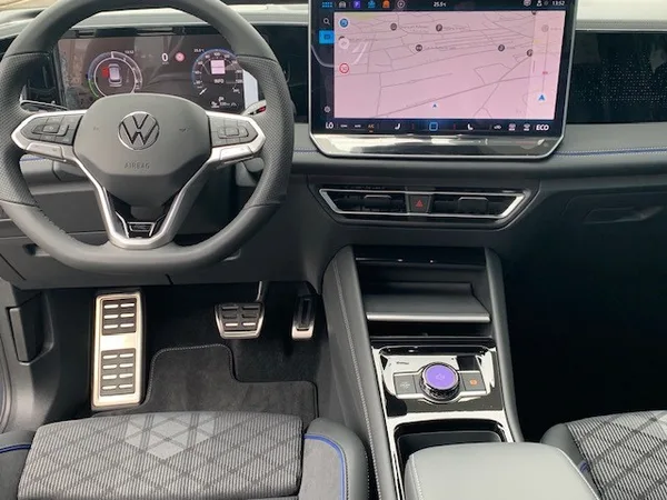 Volkswagen Tiguan R-LINE BLACK STYLE 1.5 eHYBRID 177CV DSG6 - Photo 2