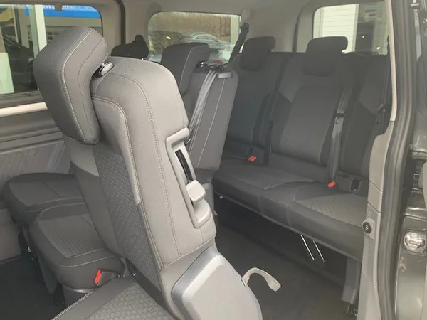 Volkswagen Caravelle LIFE 2.0TDI 150CV AUT.8 - Photo 2