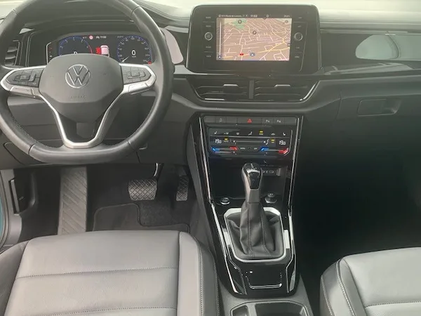 Volkswagen T-Roc BLACK STYLE 1.5TSI 150CV DSG7 - Photo 2