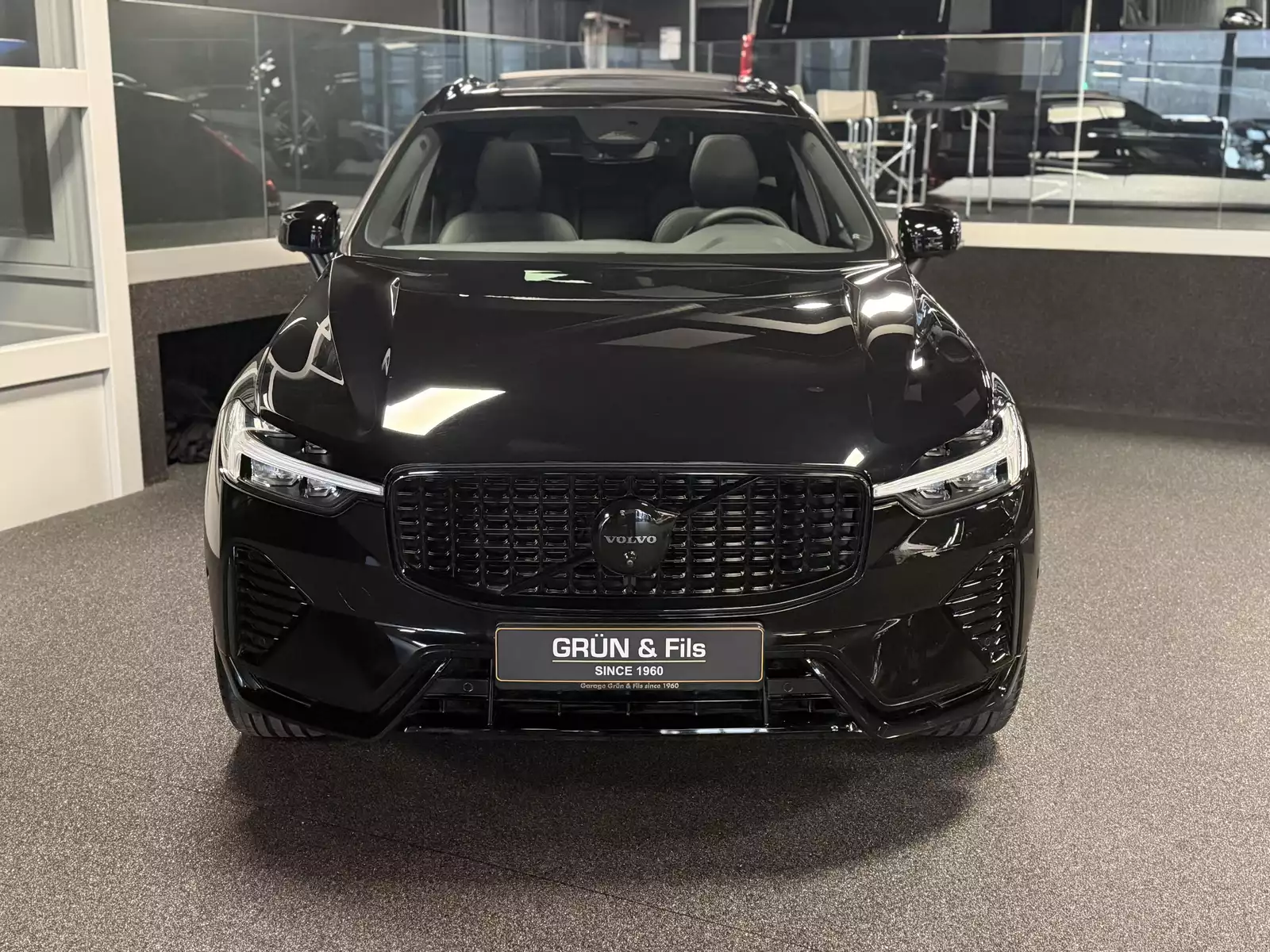 Volvo XC60 B5 AWD BLACK EDITION - Photo 1