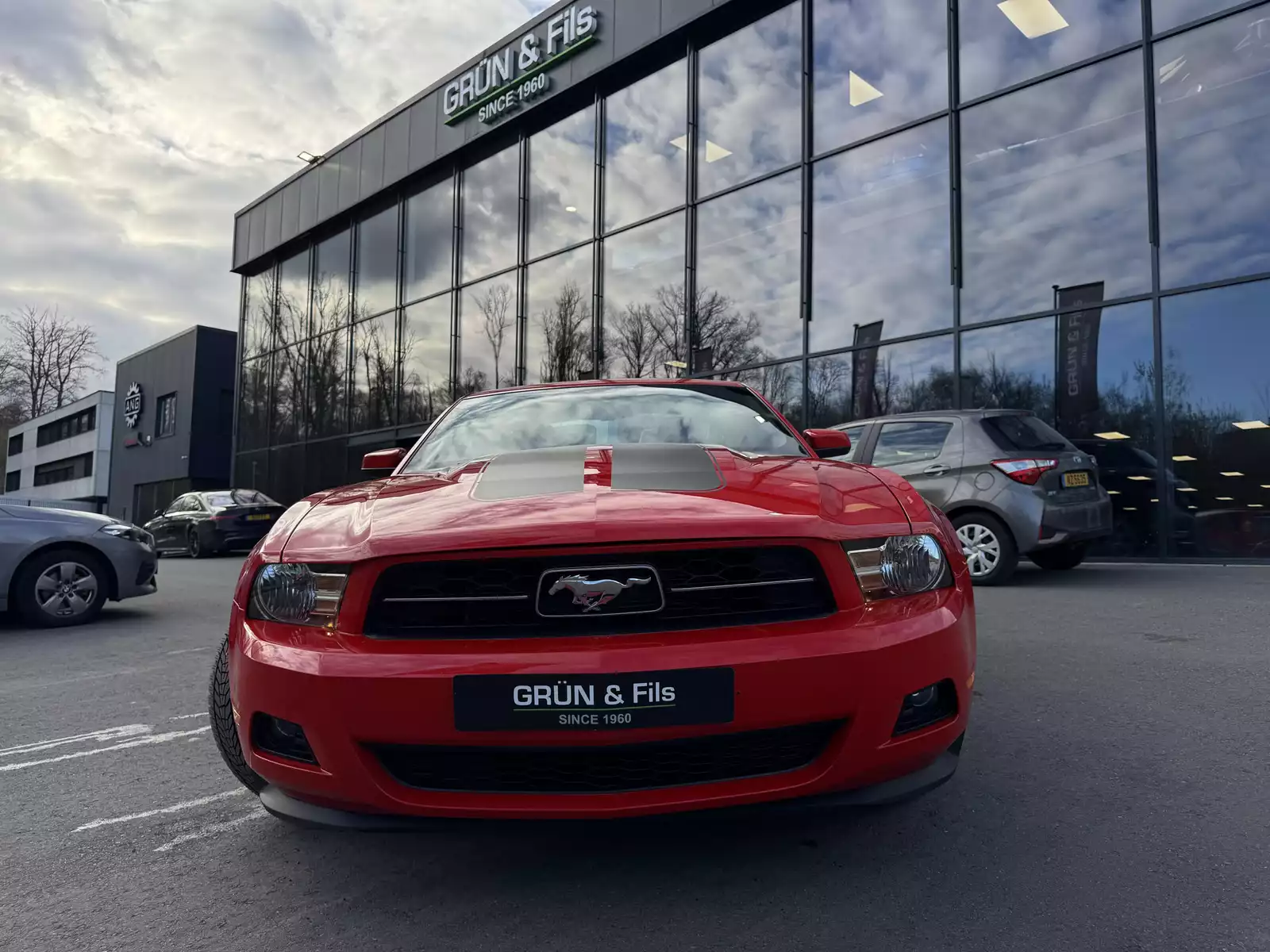 Ford Mustang V6 COUPE - Photo 1