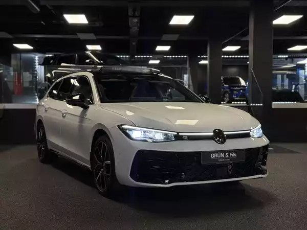 Volkswagen Passat 1.5 eHybrid 272 R-Line PHEV - Photo 1