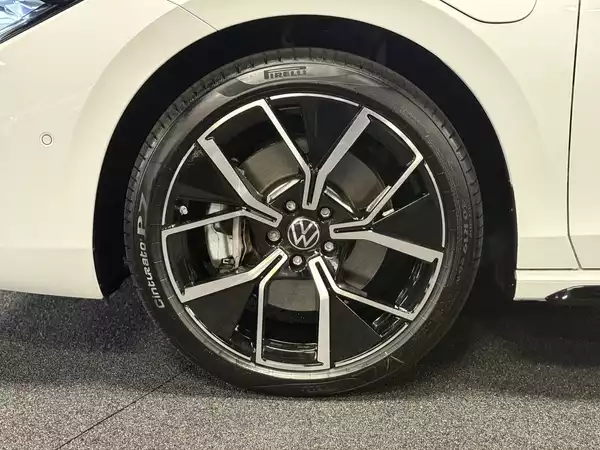 Volkswagen Passat 1.5 eHybrid 272 R-Line PHEV - Photo 3