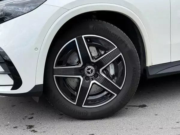 Mercedes-Benz GLC 200 AMG Line 4 Matic - Photo 2