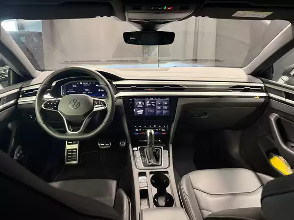 Volkswagen Arteon Shooting Brake R-Line PHEV 218CV DSG CAMERA/CUIR/IQ LIGHT - Photo 2