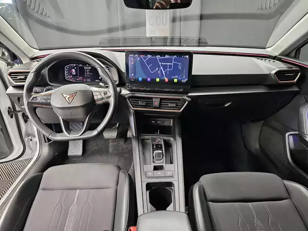 Cupra Leon 1.5 eTSI 110kW 7-speed automatic - Photo 2