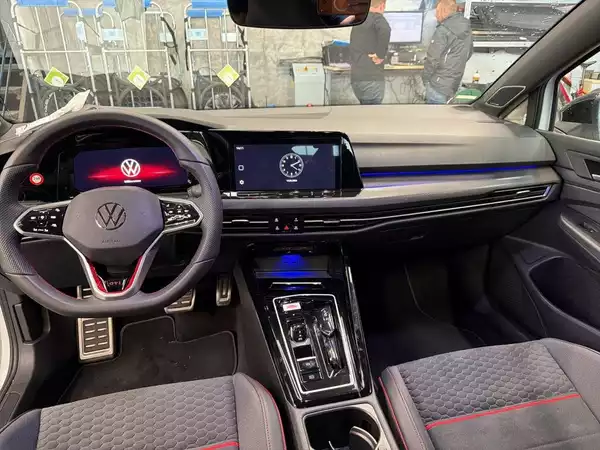 Volkswagen Golf GTI GTI CLUBSPORT 2.0 TSI 301 CV DSG7 - Photo 2