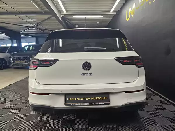Volkswagen Golf GTE 245cv DSG TOIT PANO / ATTELAGE - Photo 3