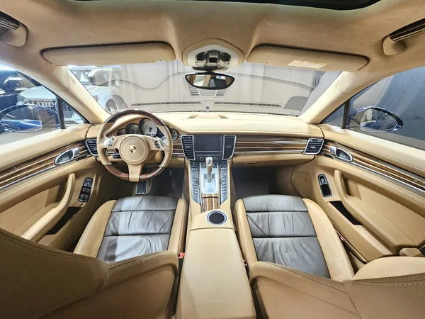 Porsche Panamera 3.0 S HYBRID - Photo 2