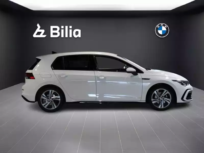 Volkswagen Golf VIII R-Line // 2023 - Photo 1