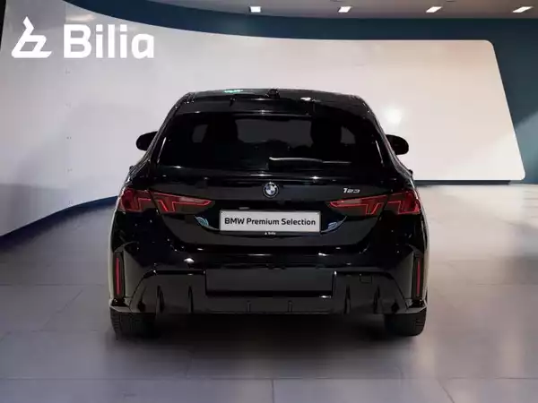 BMW 123 123i xDrive - Photo 3