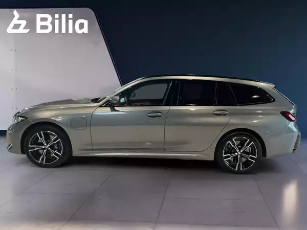 BMW 330 330e xDrive Touring M Sport - Photo 2
