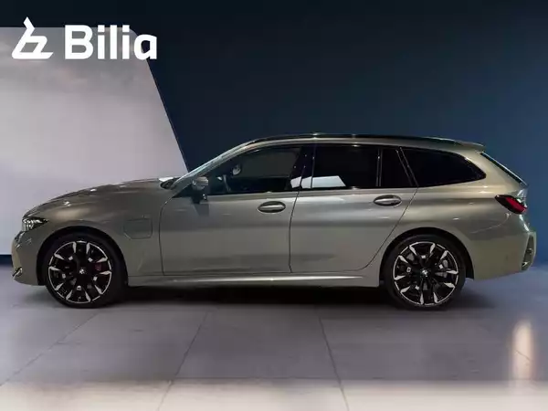 BMW 330 330e Touring M Sport - Photo 2