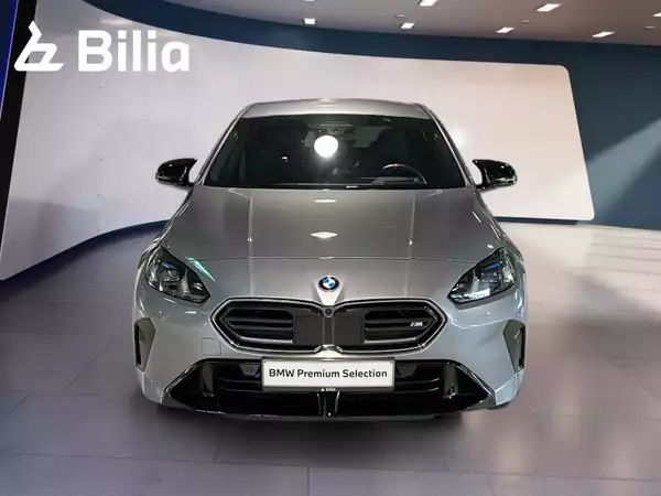 BMW 135 M135 xDrive Hatch - Photo 2