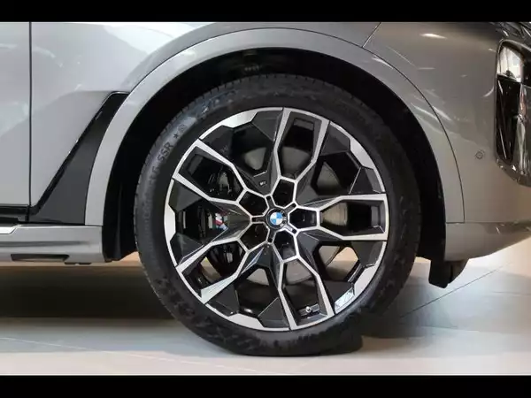 BMW X7 xDrive 40i PACK M 2023 - Photo 3