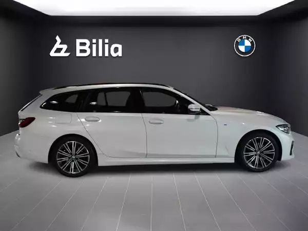 BMW 318 i pack M 2021 - Photo 2