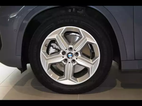 BMW X1 xDrive 23d pack m 2024 - Photo 3