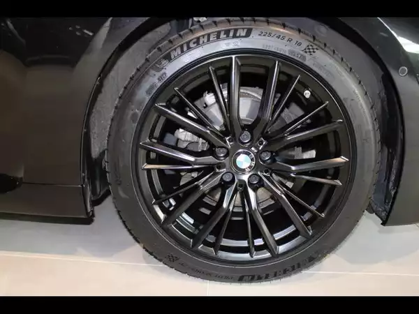 BMW 218 Pack M coupé 2024 - Photo 3