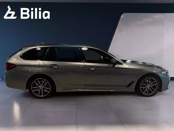 BMW 520 d xDrive PACK M / 2023 - Photo 2