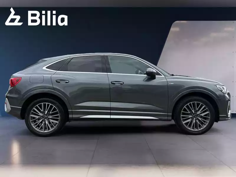 Audi Q3 Q3 SportBack S-LINE - Photo 1