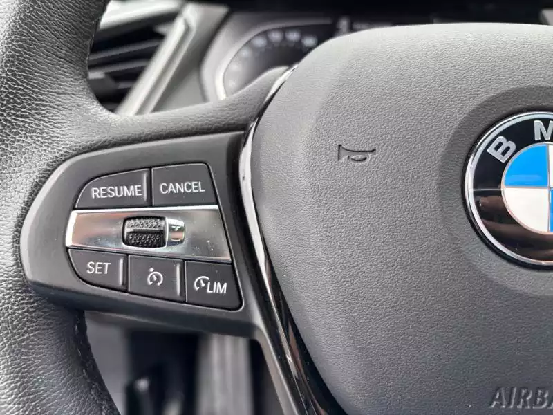 BMW 116 i Hatch - Photo 1