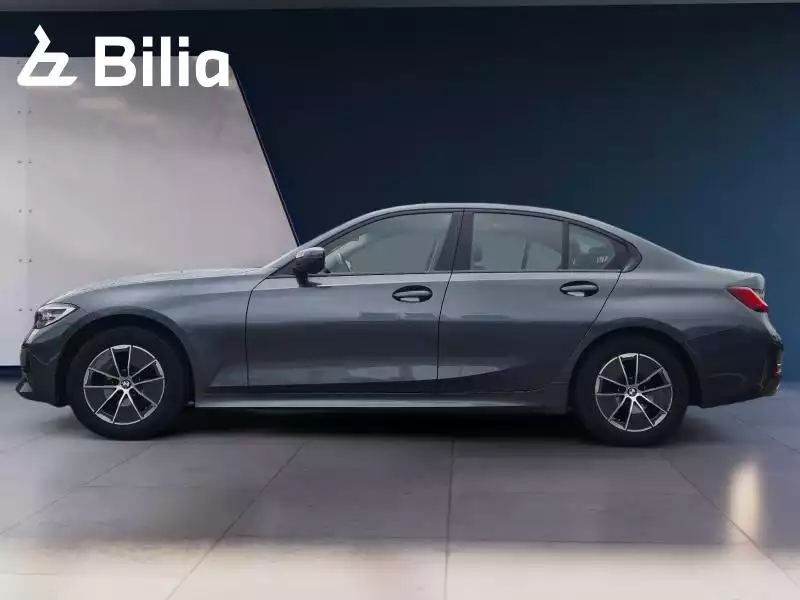 BMW 320 i - Photo 1