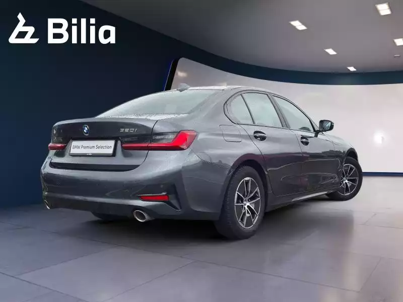 BMW 320 i - Photo 1