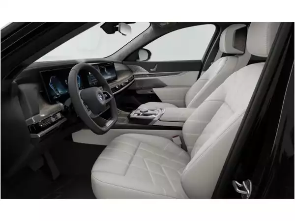 BMW 750 xDrive Sedan - Photo 3
