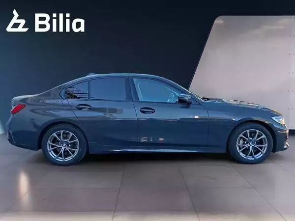 BMW 330 330e Berline Sport Line - Photo 2