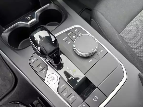 BMW 116 i Hatch - Photo 3