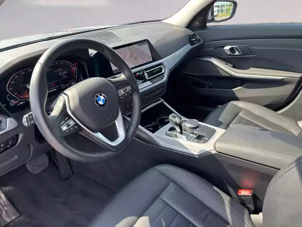 BMW 318 d Touring - Photo 2