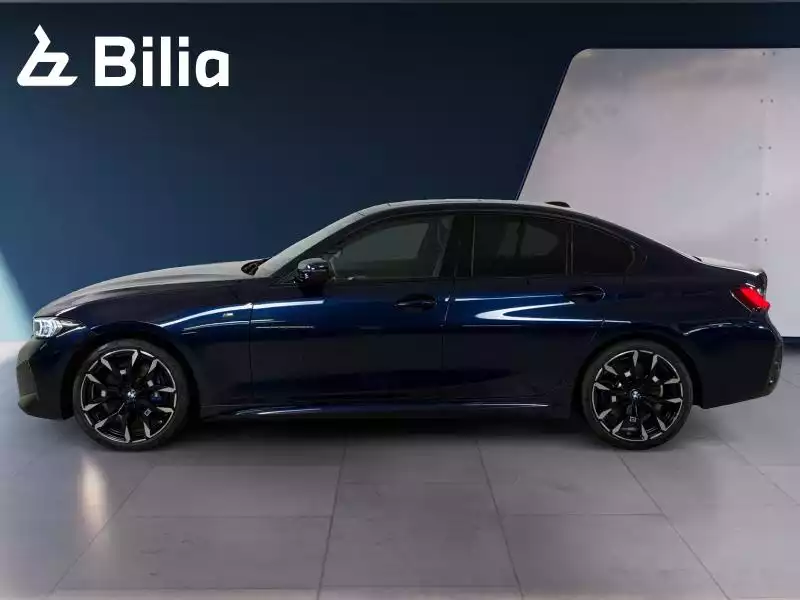 BMW 330 330d xDrive M-sport - Photo 1