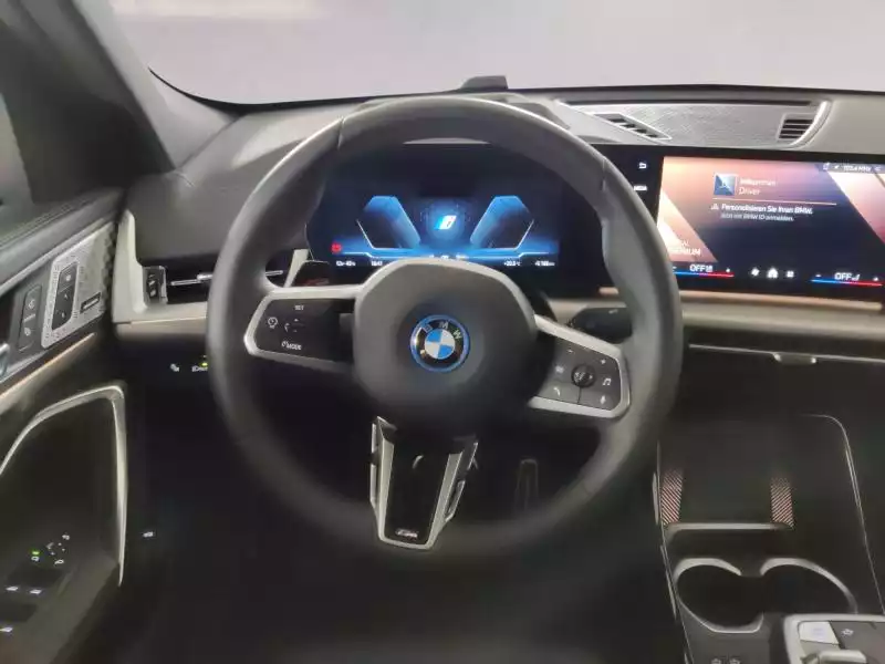 BMW iX2 xDrive 30 - Photo 1
