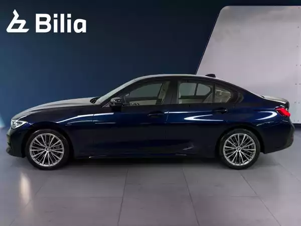 BMW 330 330i xDrive - Photo 2