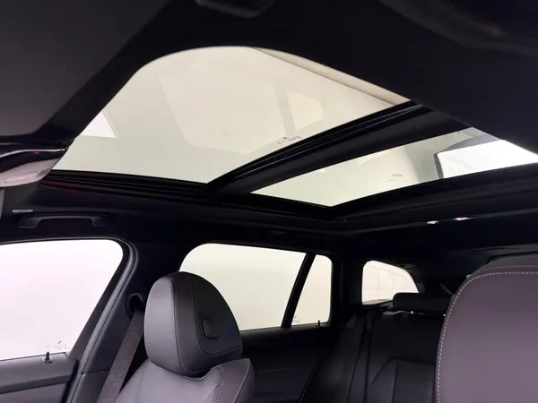 BMW 330 330d xDrive M-sport - Photo 1