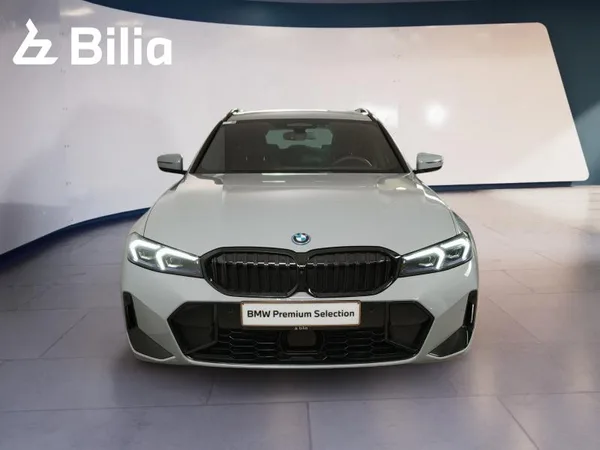 BMW 320 330e Touring xDrive M-Sport - Photo 2