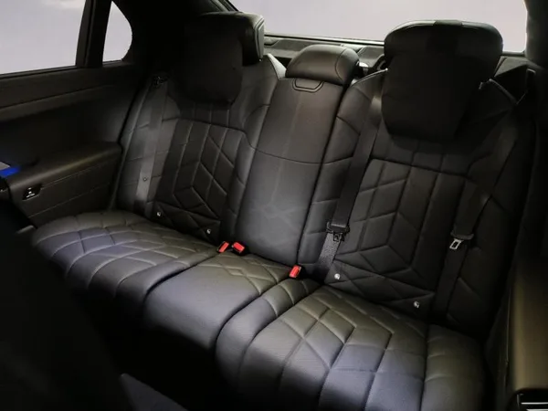 BMW i7 I7 xDrive60 - Photo 2