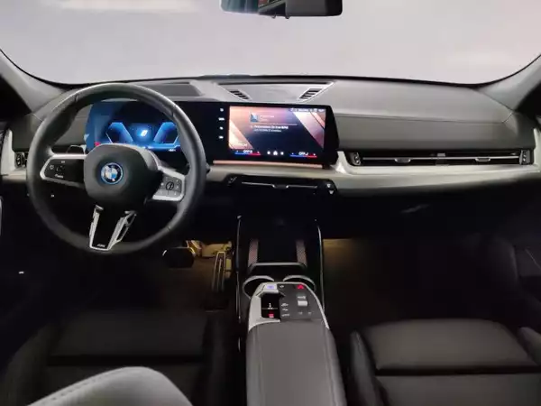BMW iX2 xDrive 30 - Photo 1