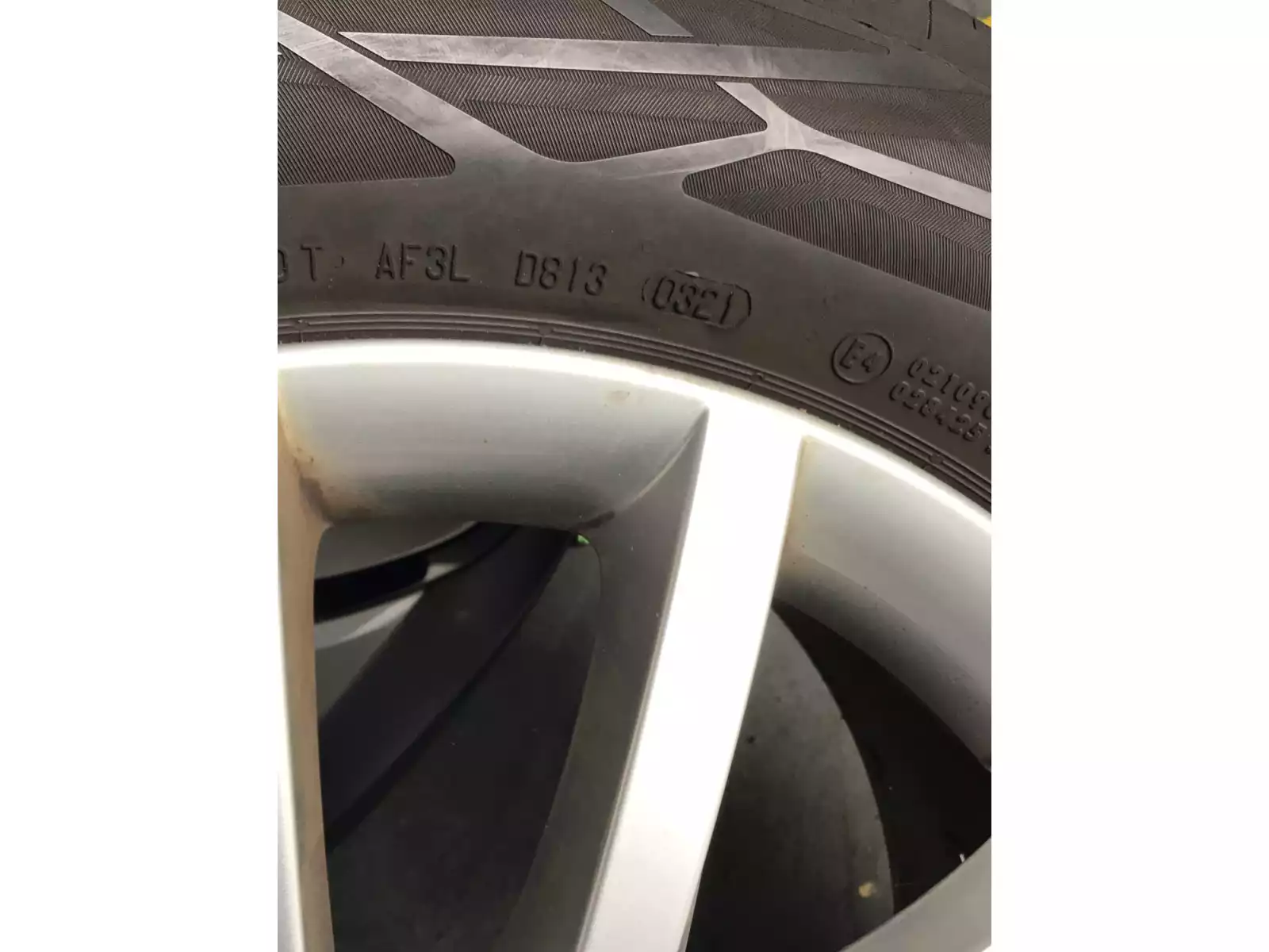 Jantes alu + Pneus été 18 235/55 R18 100V - Photo 1