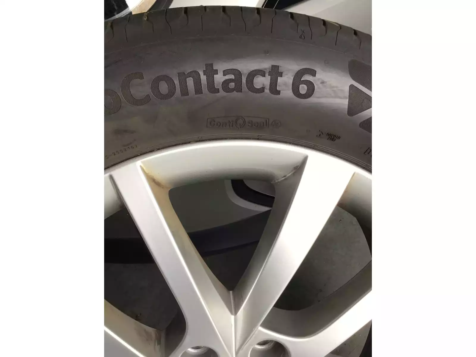 Jantes alu + Pneus été 18 235/55 R18 100V - Photo 1