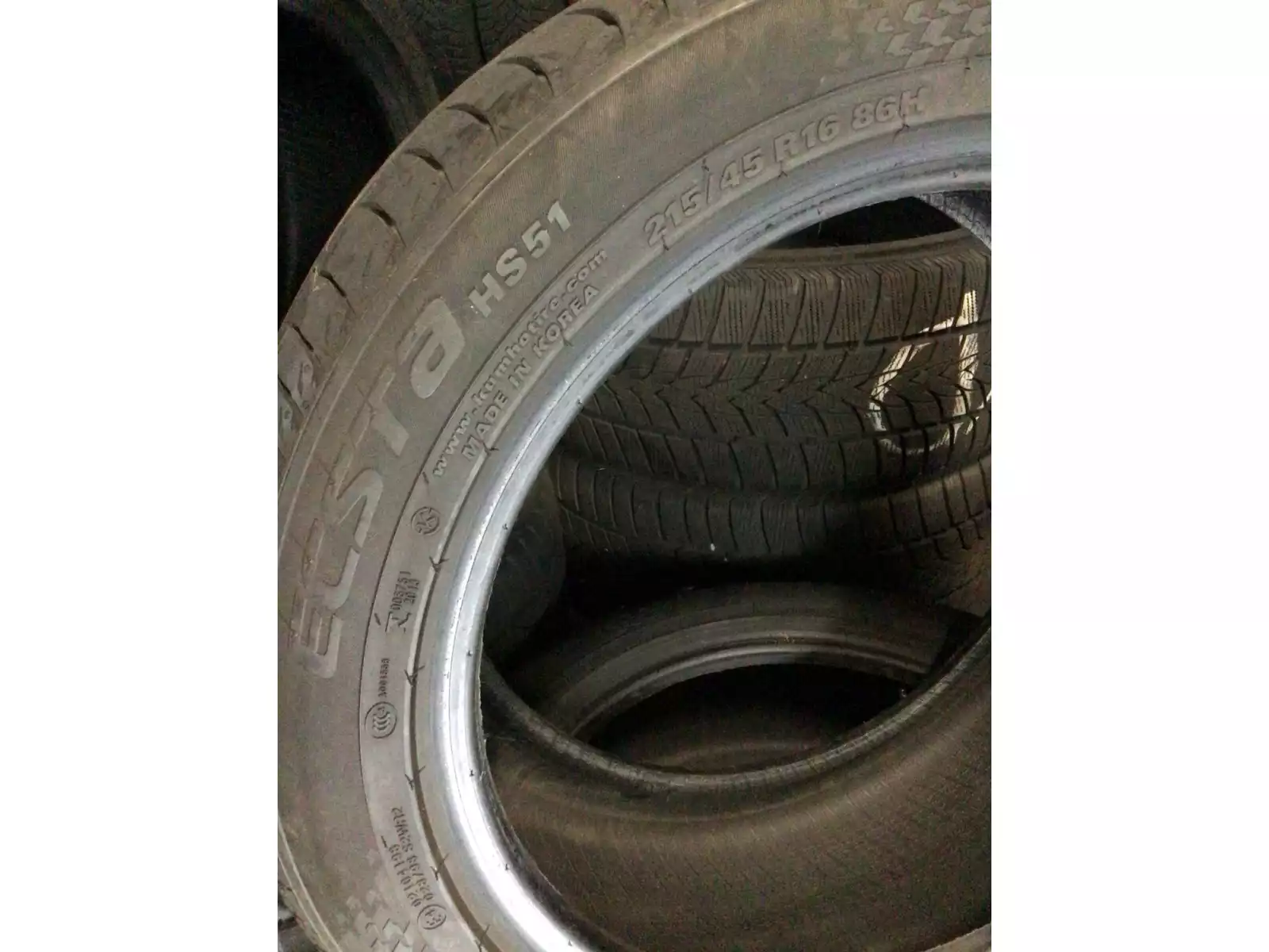 Pneus été 16 215/45 R16 86H - Photo 1
